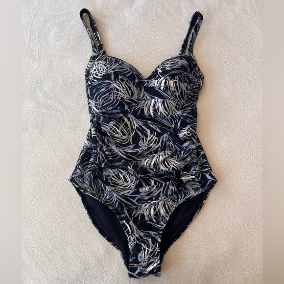 NWOT Nip/Tuck Palm Foil Twist Print One-Piece Tummy Control Multi-Cup Swimsuit - Picture 2 of 12